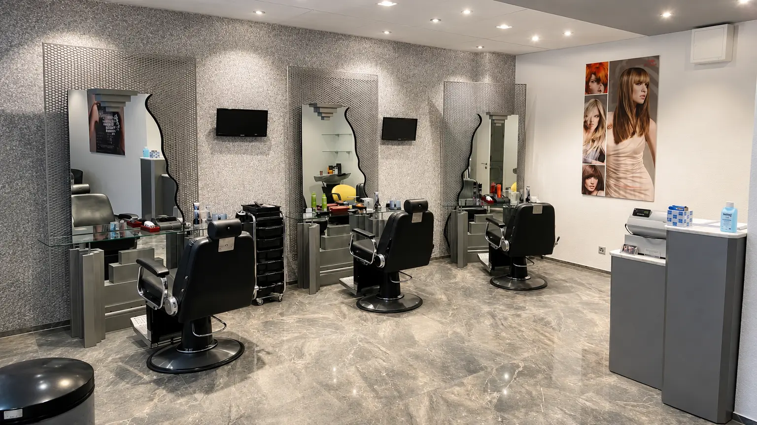 Innenansicht von Coiffeur Eliona in Winterthur mit Bedienplätzen und Wartebereich